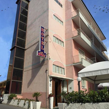 Hotel Riz Финале Лигуре Экстерьер фото