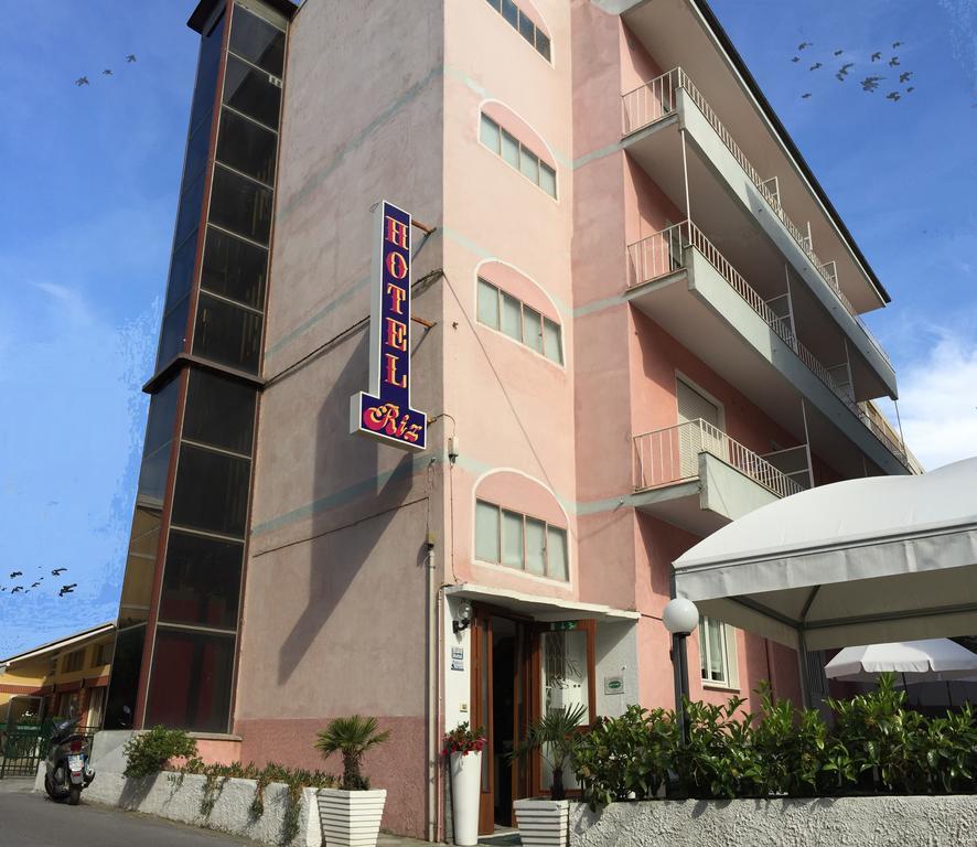 Hotel Riz Финале Лигуре Экстерьер фото
