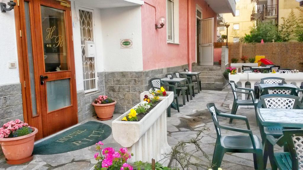 Hotel Riz Финале Лигуре Экстерьер фото